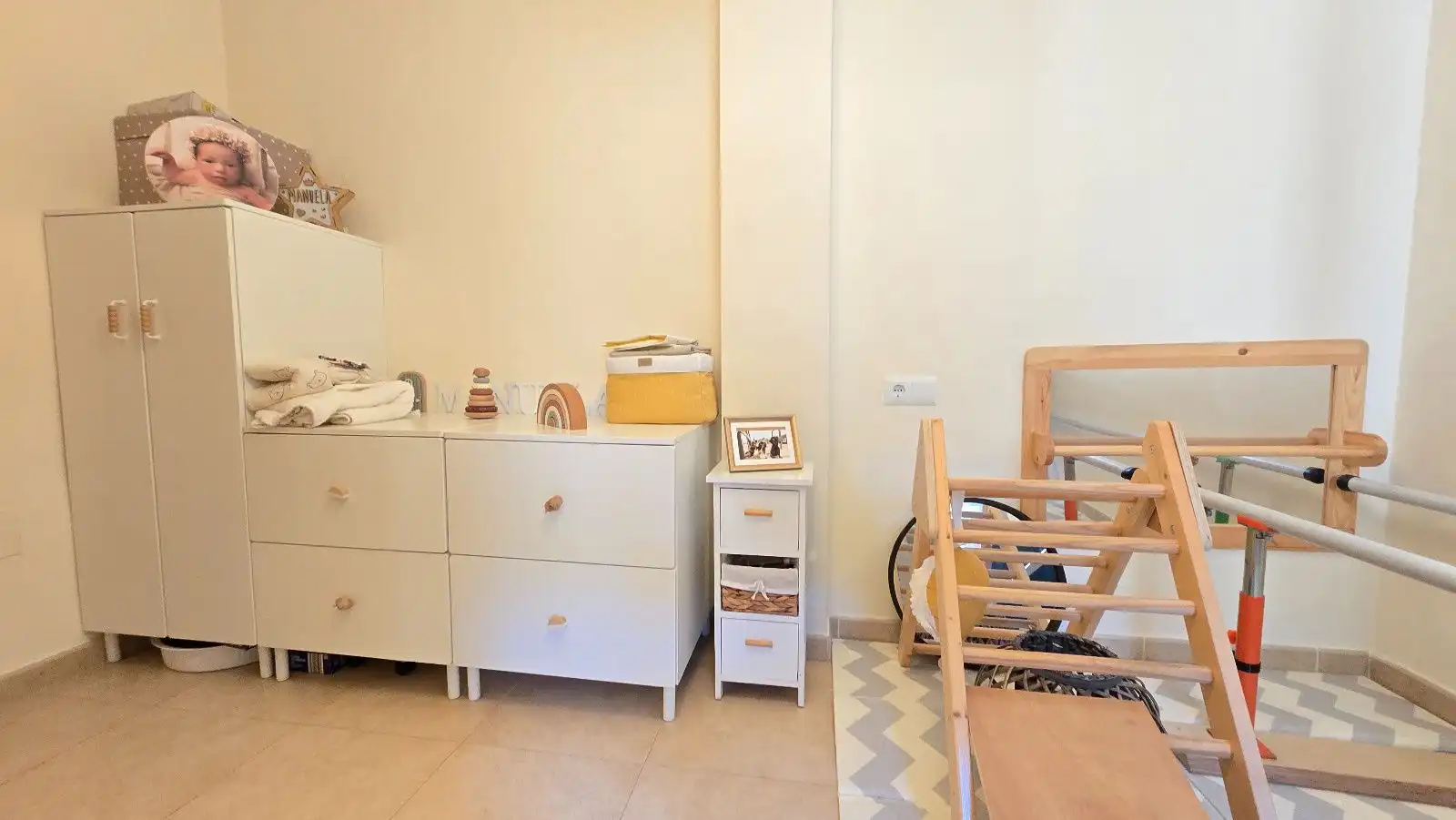 Bedroom of Flat for sale in El Pinillo 