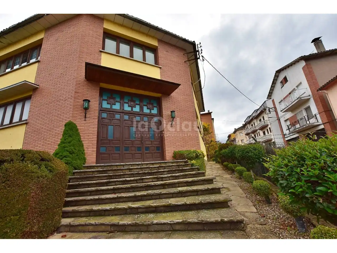 Vista exterior de Casa o chalet en venta en Roda de Ter con Jardín privado y Terraza