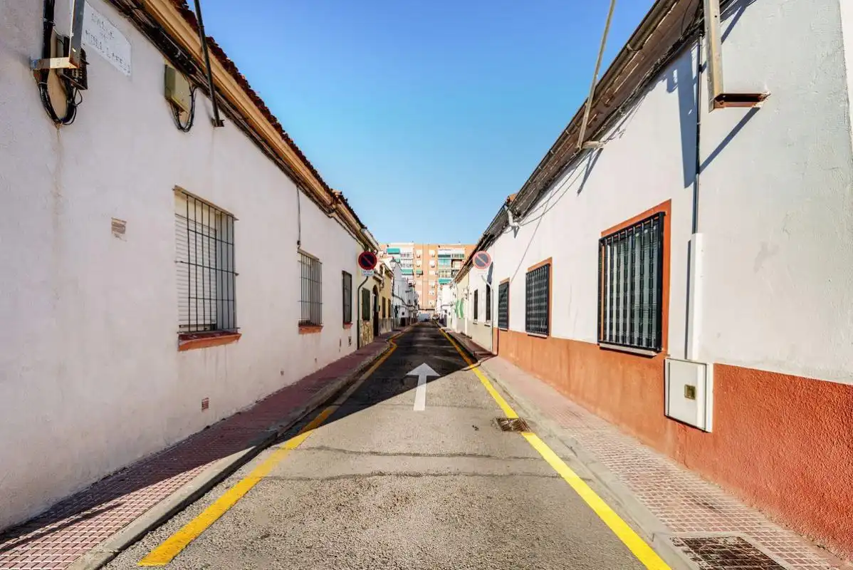 Vista exterior de Casa adosada en venta en Alcalá de Henares con Aire acondicionado, Calefacción y Jardín privado