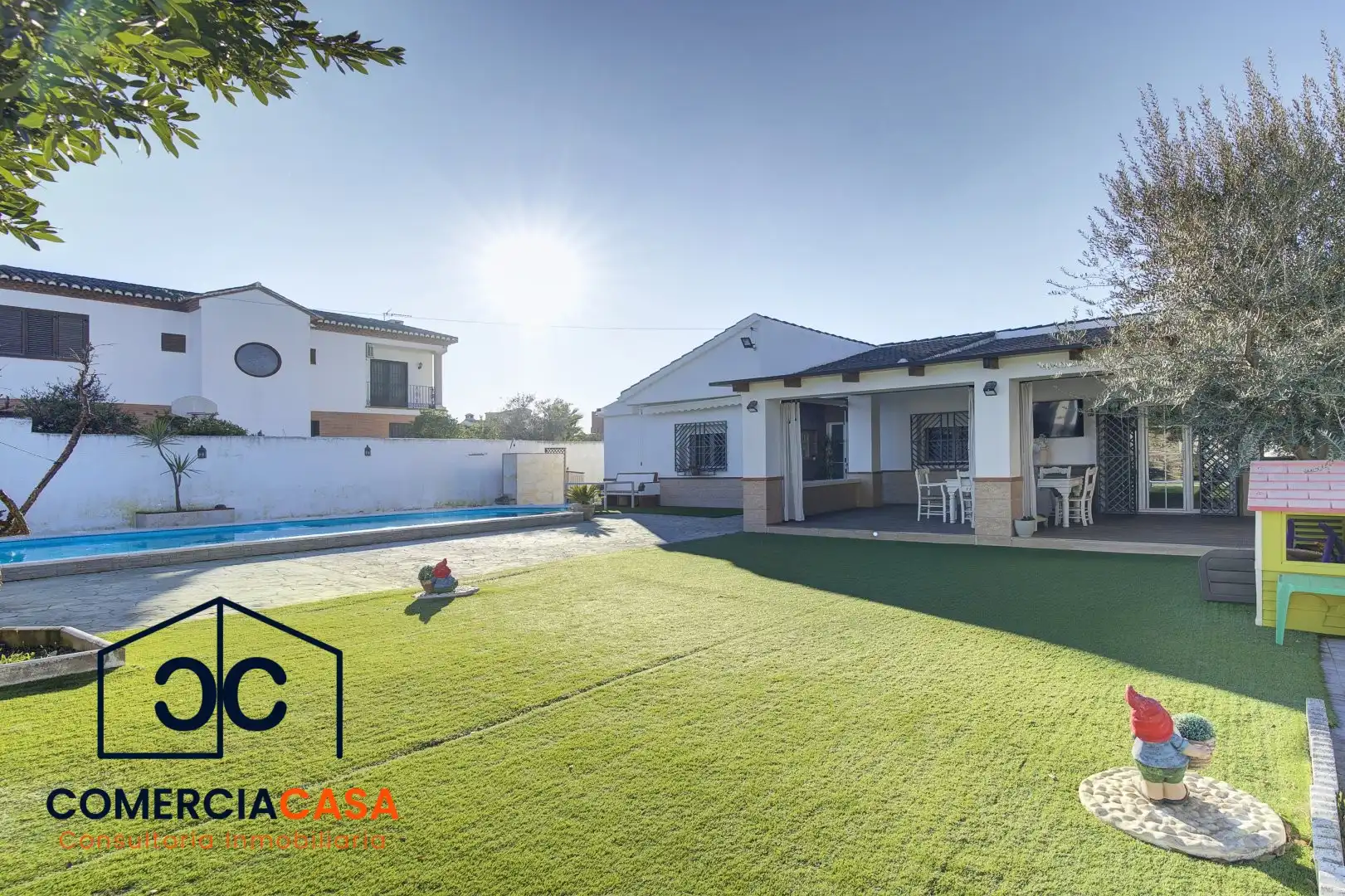 Vista exterior de Casa o xalet en venda en Las Gabias amb Aire condicionat, Jardí privat i Traster