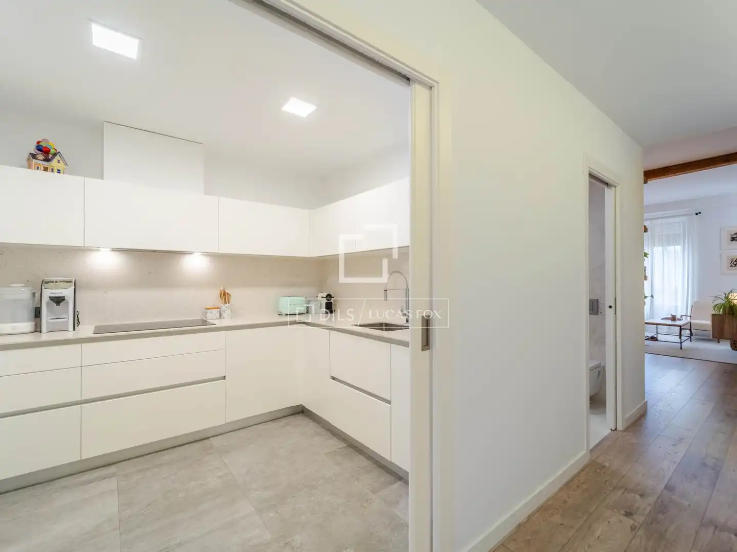 Kitchen of Flat for sale in Valencia  with Air Conditioner, Parquet flooring and Balcony