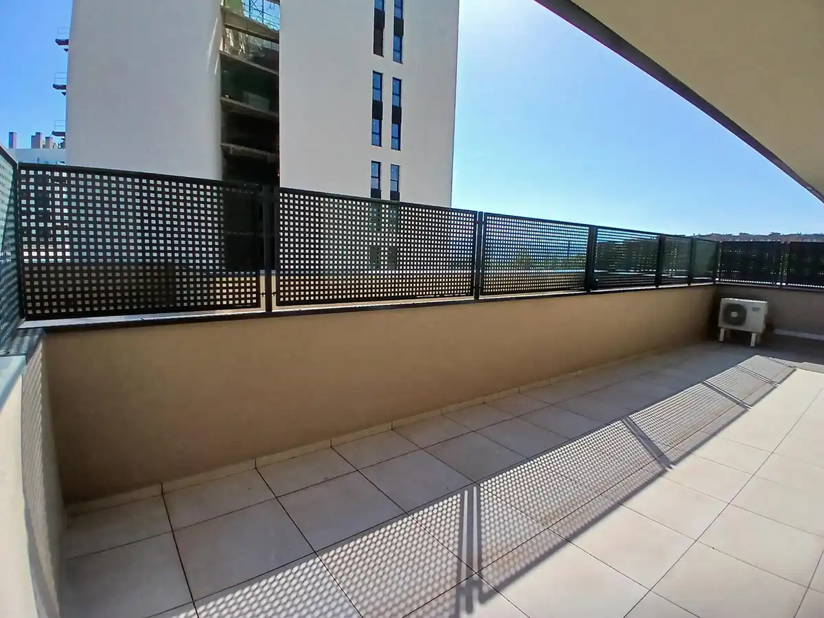 Terrasse von Wohnung zur Miete in Sant Joan Despí mit Terrasse, Abstellraum und Ofen