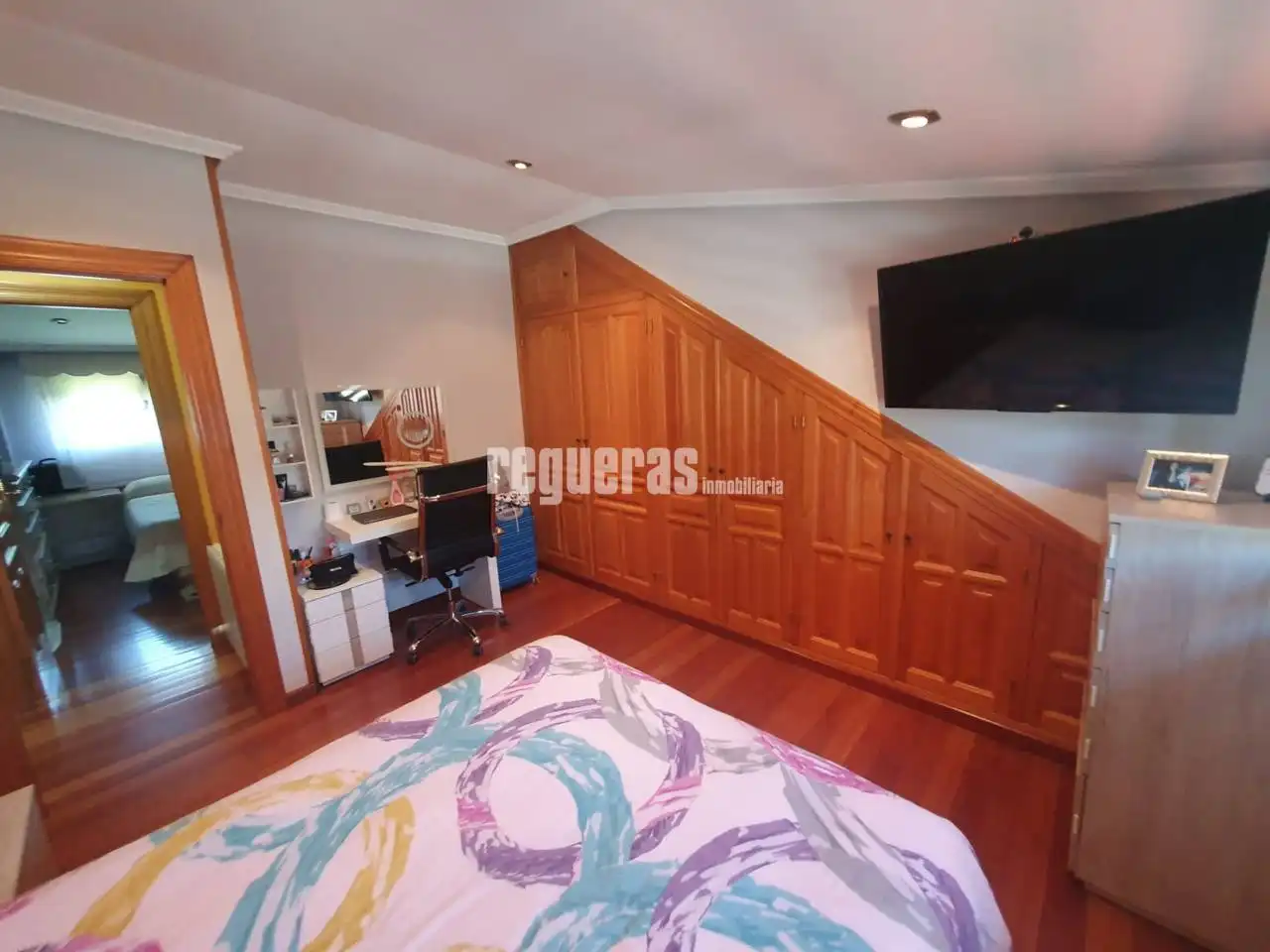Habitación de Casa o chalet en venta en Avilés con Calefacción, Parquet y Terraza