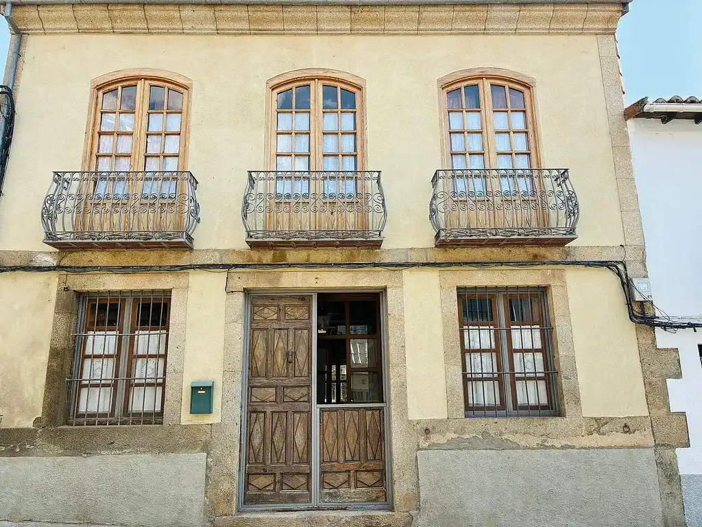 Vista exterior de Casa o chalet en venta en El Barco de Ávila  con Calefacción, Jardín privado y Terraza