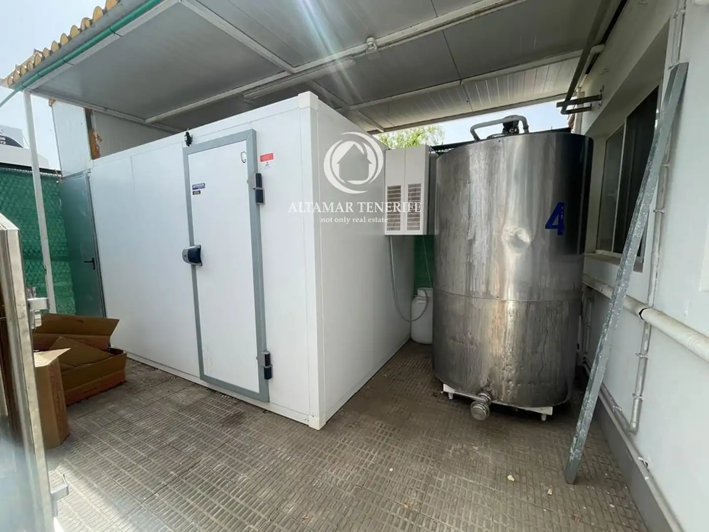 Commercial properties for rent in Arona