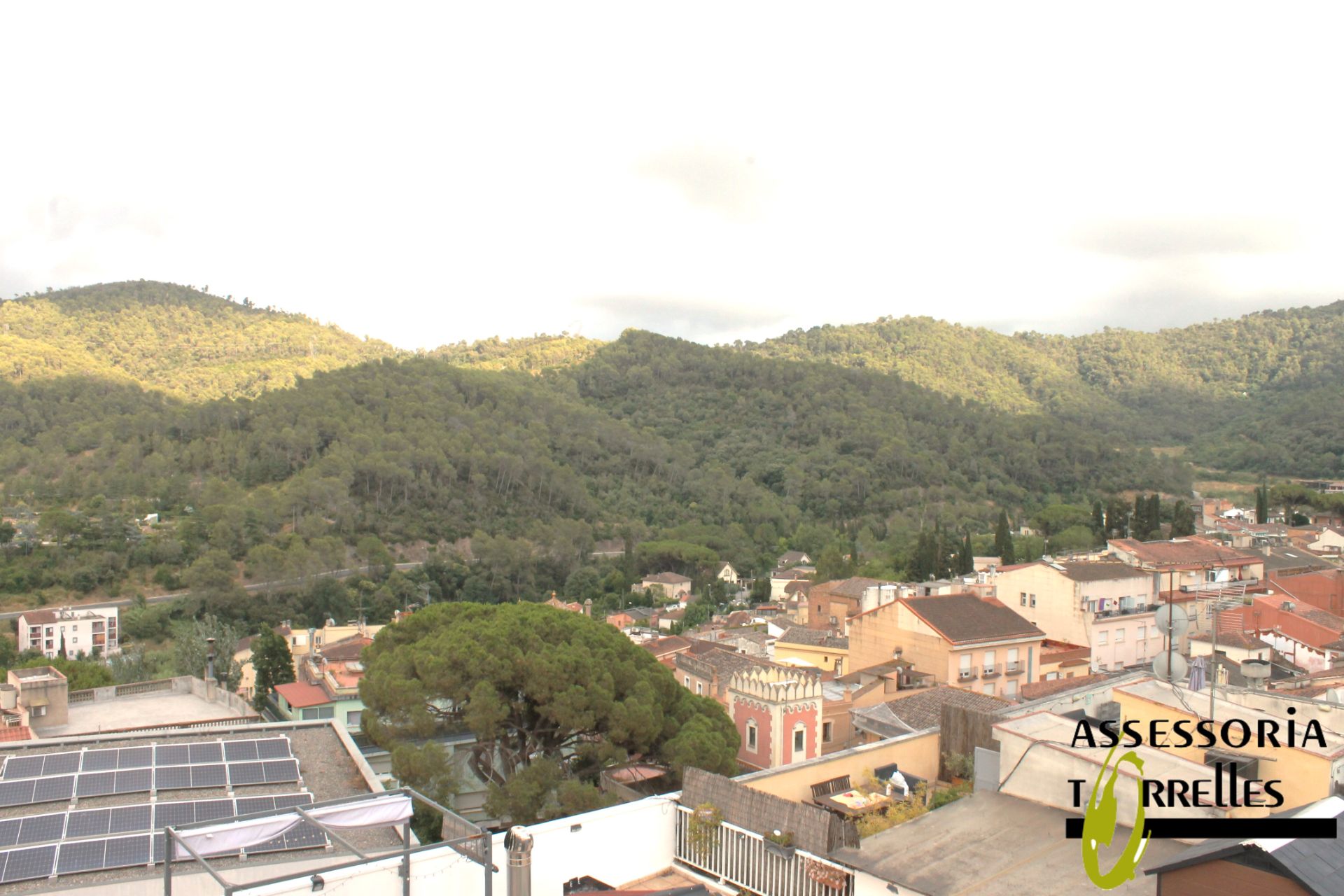 Vista exterior de Àtic en venda en Torrelles de Llobregat amb Terrassa