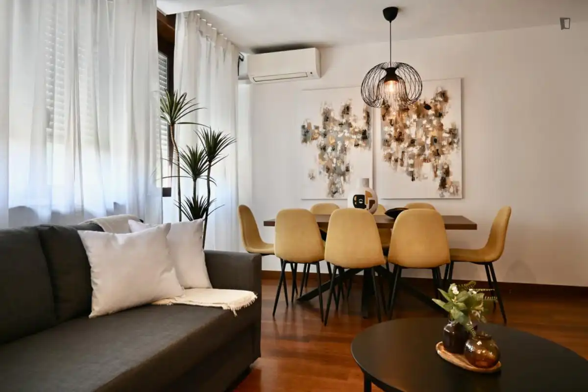 Sala d'estar de Apartament de lloguer en Madrid amb Aire condicionat, Calefacció i Moblat