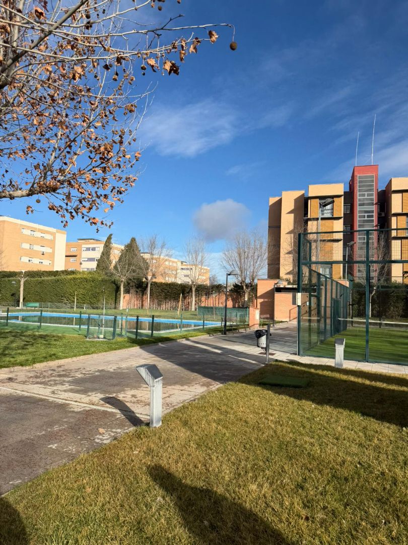 Piscina de Pis en venda en Ciudad Real Capital amb Aire condicionat, Calefacció i Piscina comunitària