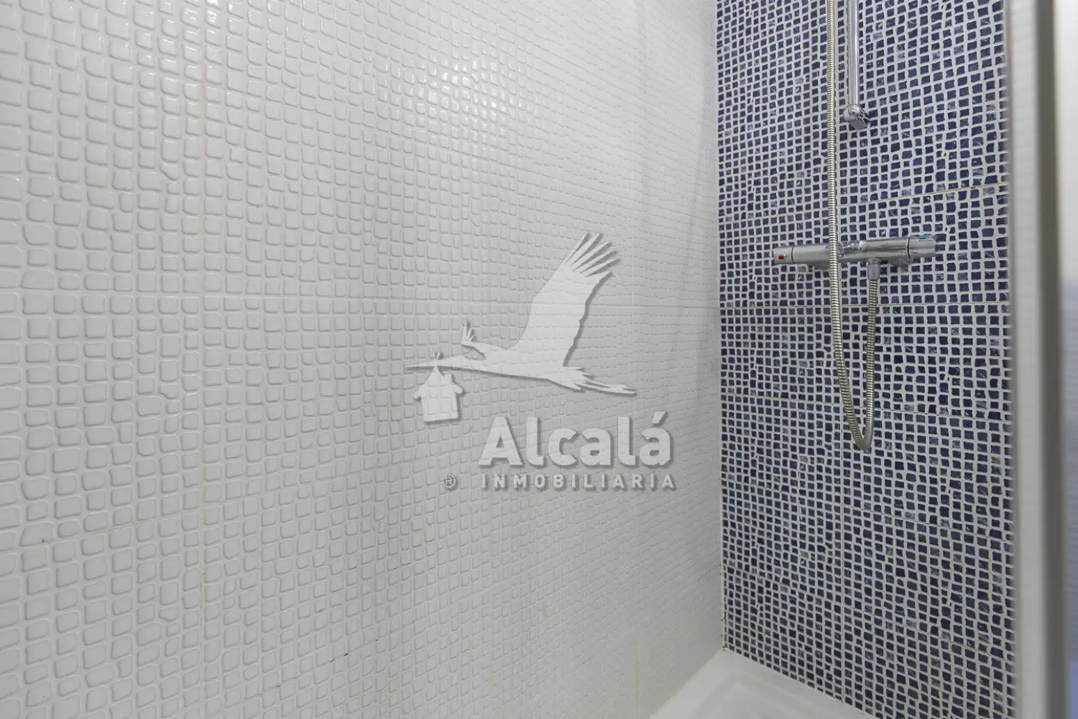 Bathroom of Flat for sale in Alcalá de Henares  with Heating
