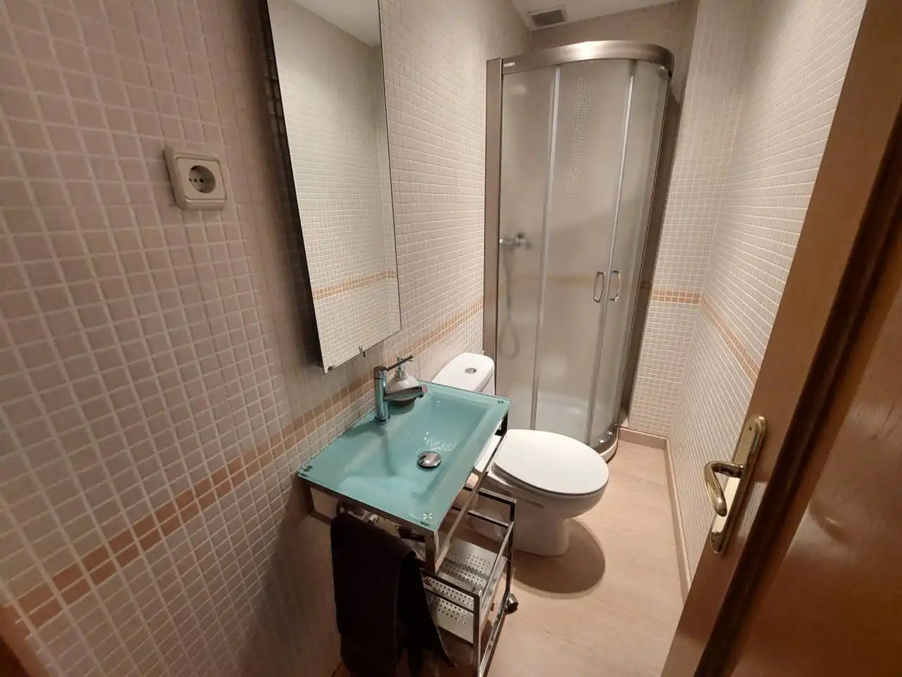 Baño de Casa adosada en venta en Fuenlabrada con Aire acondicionado, Calefacción y Piscina comunitaria
