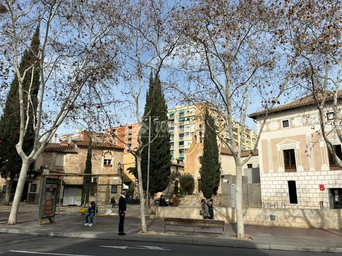 Vista exterior de Edificio en venta en Barcelona