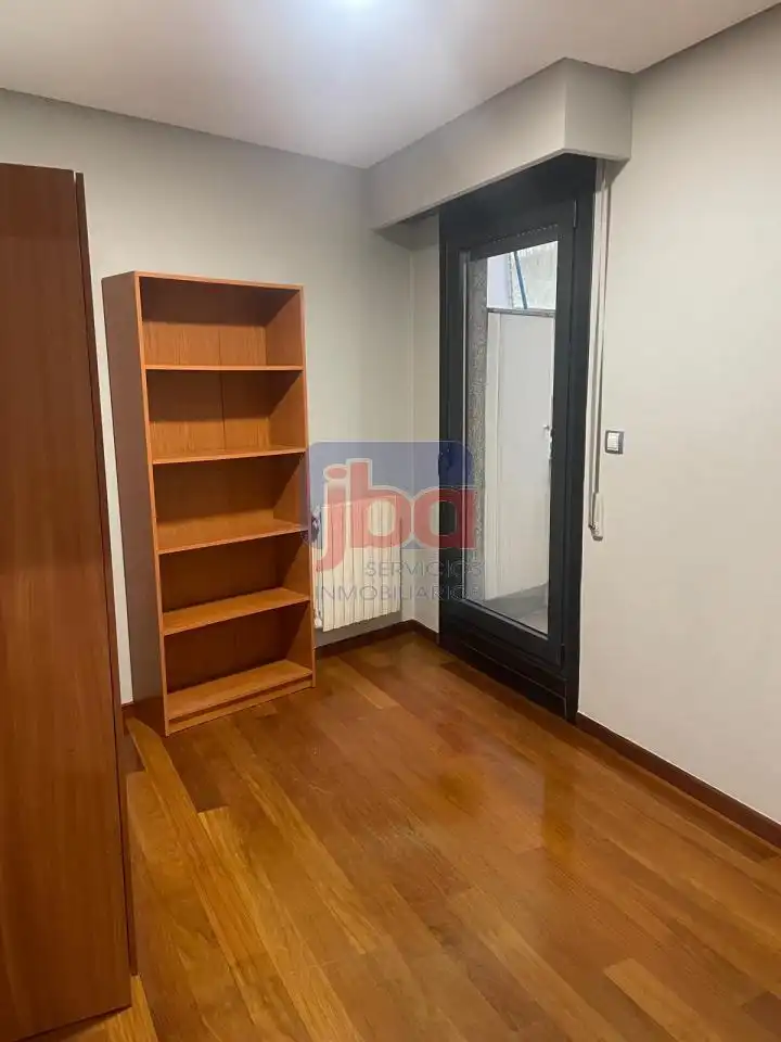 Habitación de Piso de alquiler en Ourense Capital  con Calefacción y Terraza