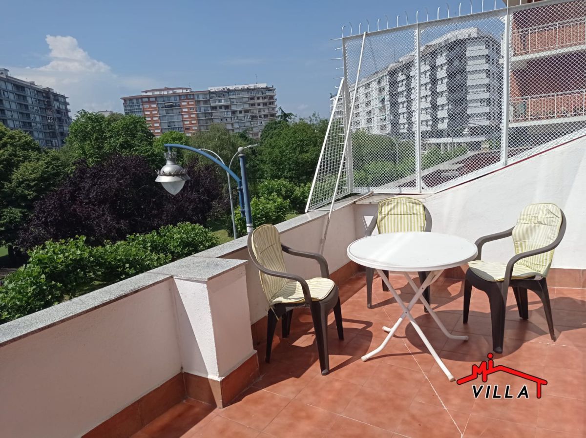 Terraza de Estudio de alquiler en Laredo con Terraza y Amueblado