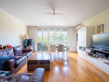 Maison mitoyenne avec balcon à vendre à Sant Domènec