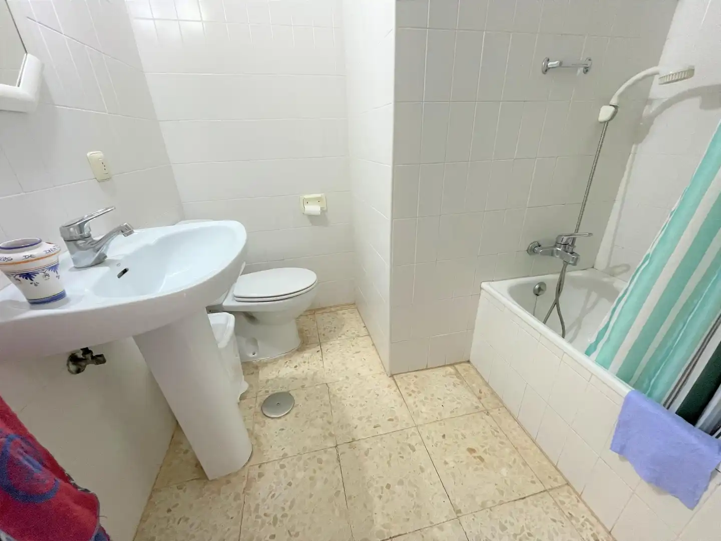 Bany de Pis de lloguer en Punta Umbría amb Aire condicionat, Terrassa i Moblat