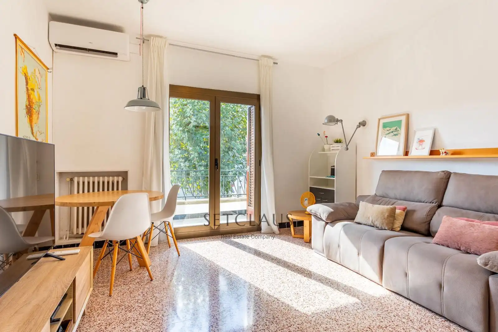 Living room of Houses for sale in El Masnou  with Air Conditioner, Heating and Private garden
