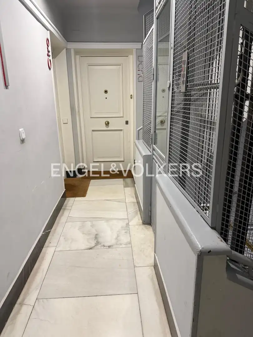 Flat for sale in Madrid  with Heating