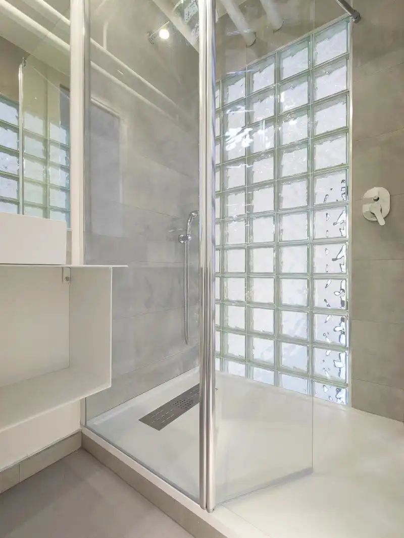 Badezimmer von Wohnung zur Miete in Madrid mit Klimaanlage, Heizung und Privatgarten