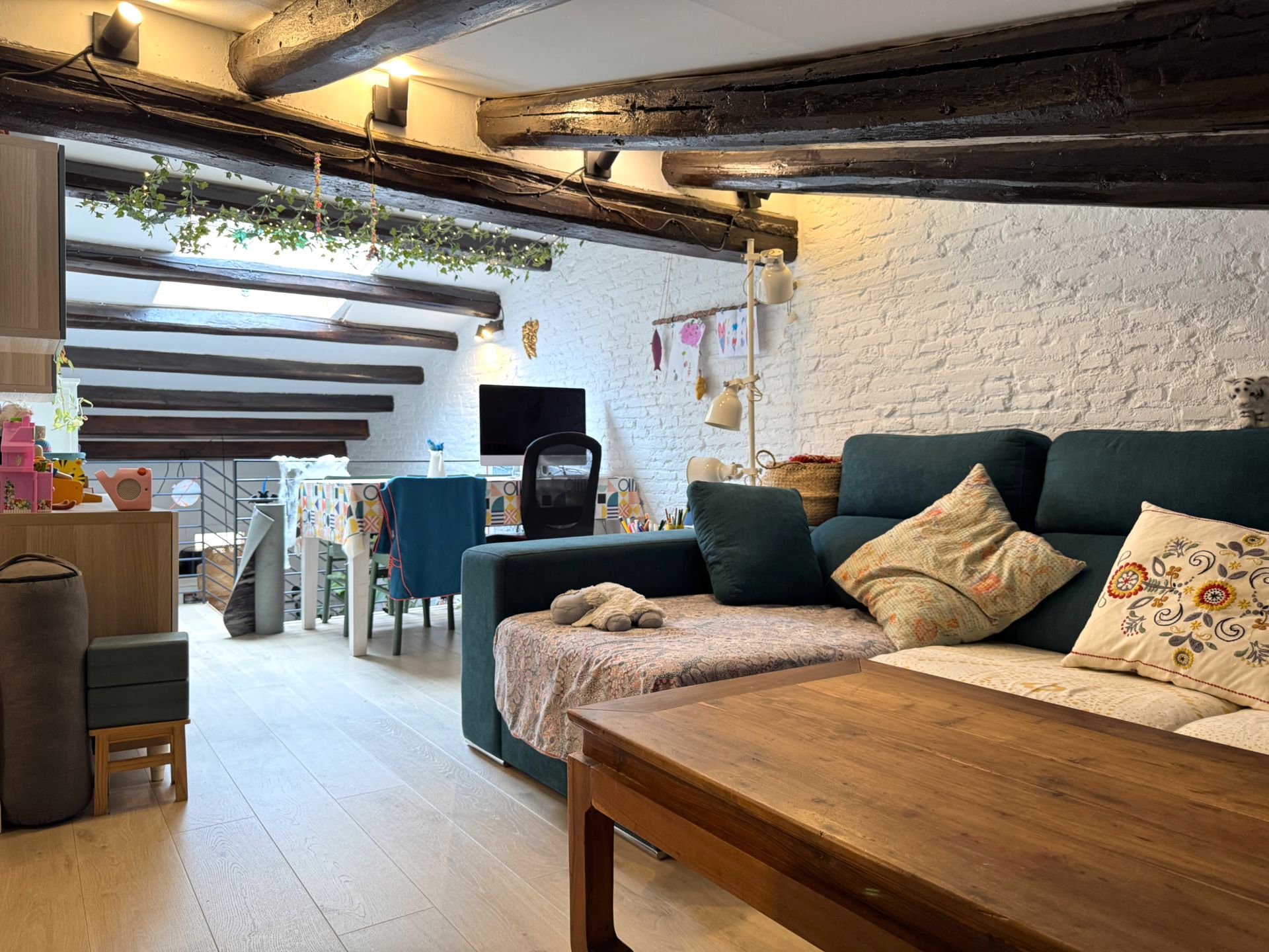 Living room of Flat for sale in  Barcelona Capital  with Air Conditioner, Heating and Parquet flooring