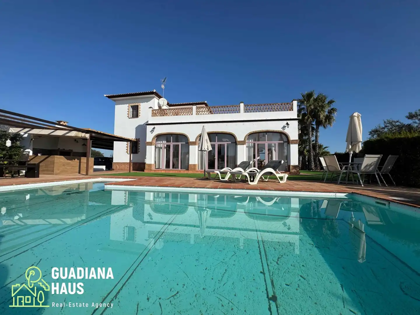 Vista exterior de Finca rústica en venda en Cartaya amb Terrassa i Piscina