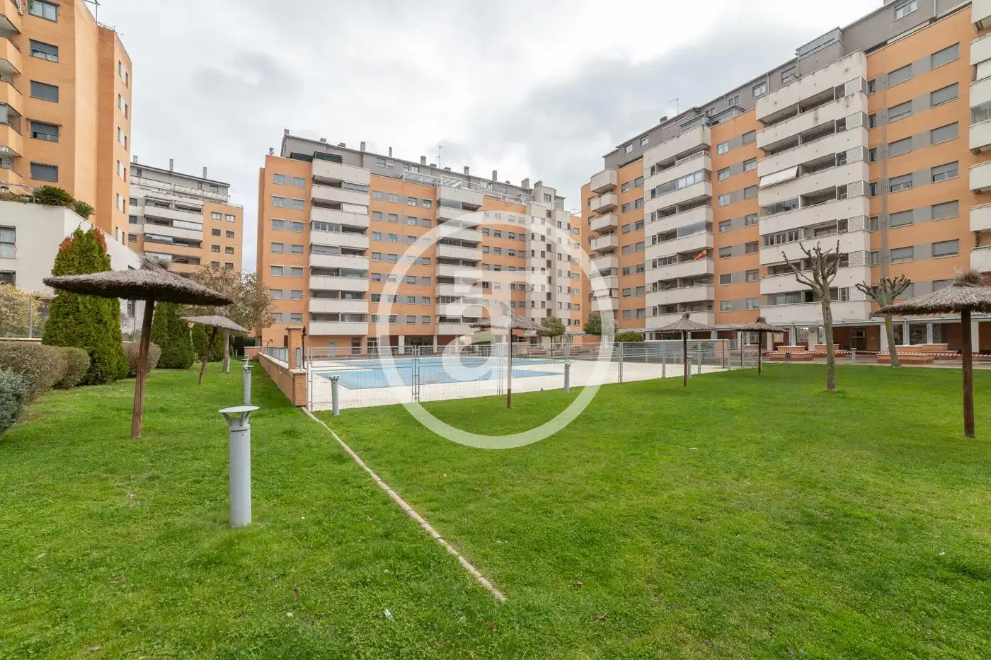 Attic for rent in Calle Fuente Cisneros, Parque Oeste - Fuente Cisneros