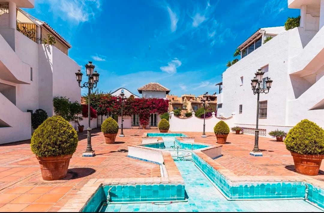 Exterior view of Flat for sale in Marbella  with Air Conditioner, Heating and Terrace