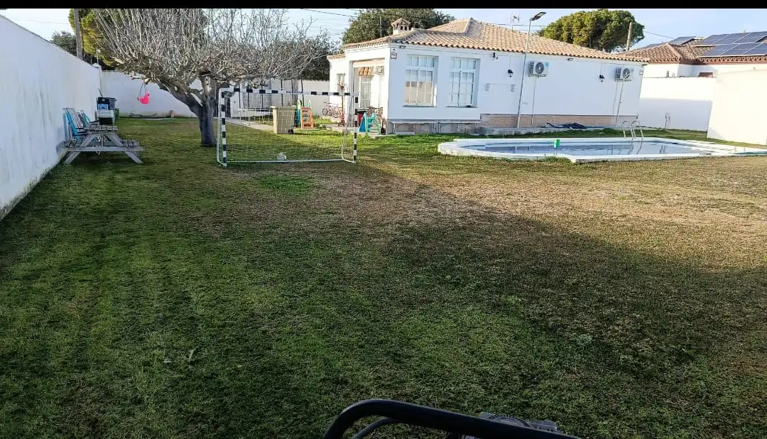 Casa o chalet en venta en Chiclana de la Frontera con Aire acondicionado, Jardín privado y Piscina