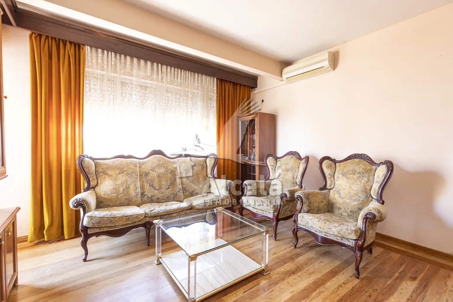 Sala de estar de Piso en venta en Alcalá de Henares con Calefacción y Terraza