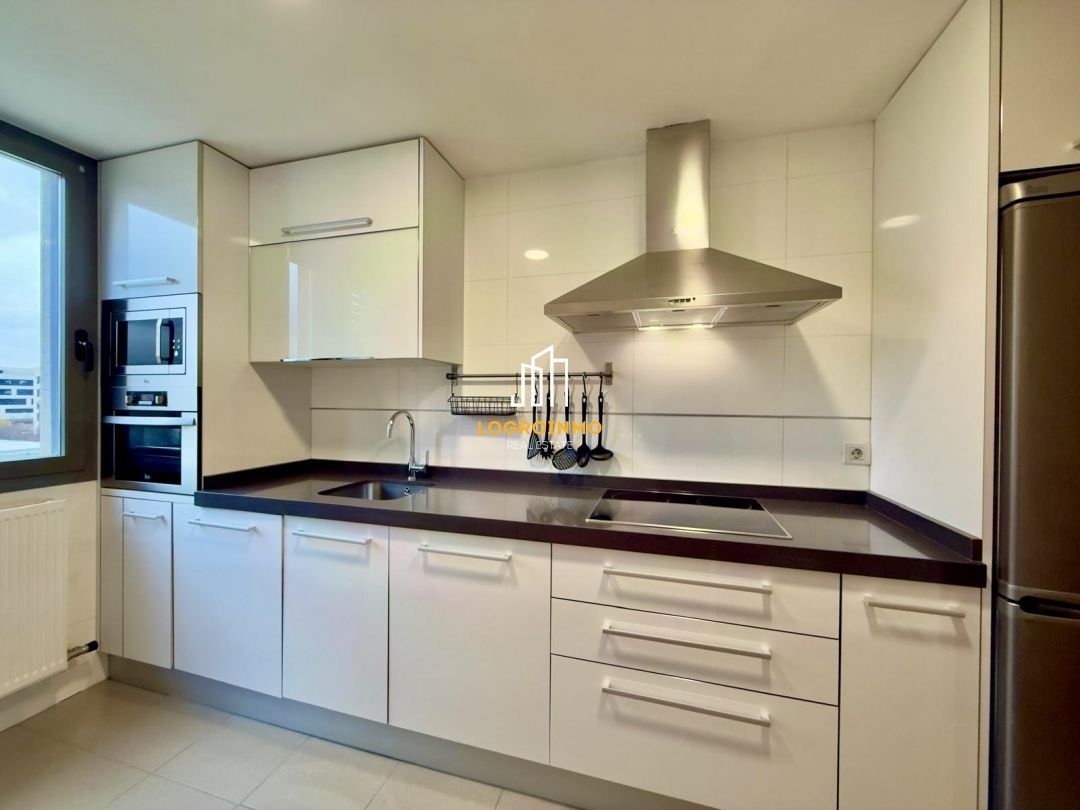 Kitchen of Flat for sale in  Logroño  with Air Conditioner, Heating and Private garden