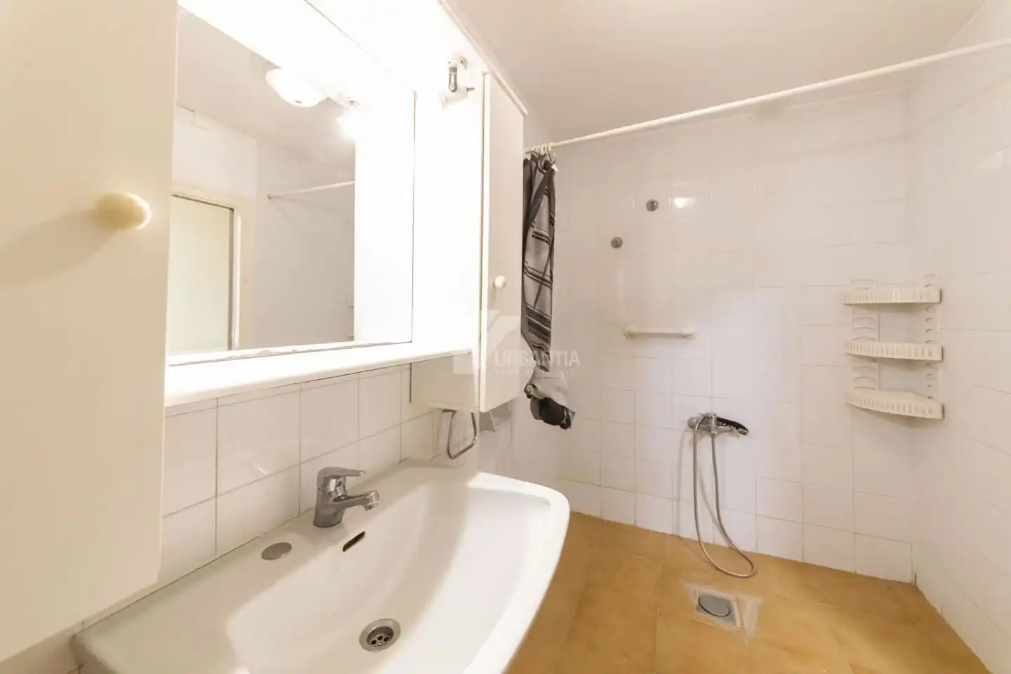 Bathroom of Houses for sale in Miranda de Arga  with Heating, Parquet flooring and Storage room