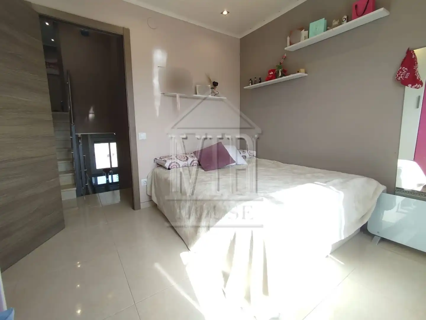 Dormitori de Casa adosada en venda en Badalona amb Aire condicionat, Calefacció i Jardí privat