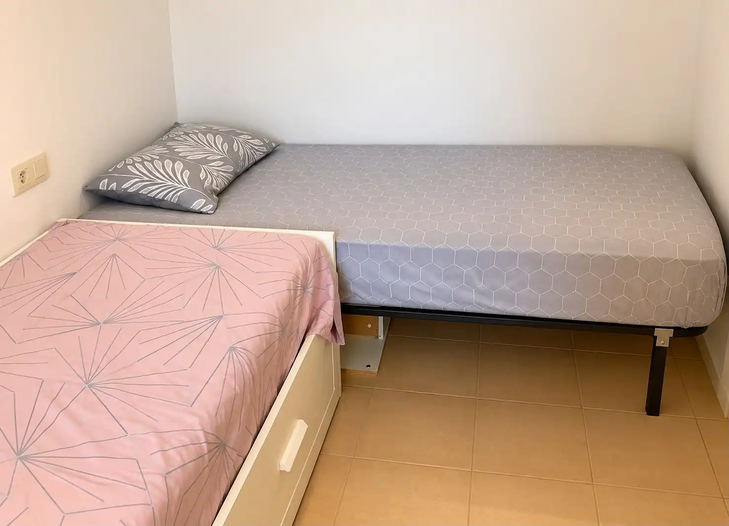 Bedroom of Apartments for rent in Platja de Pals