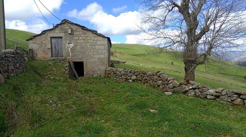 Foto 3 de Finca rústica en venta en San Pedro del Romeral, Cantabria