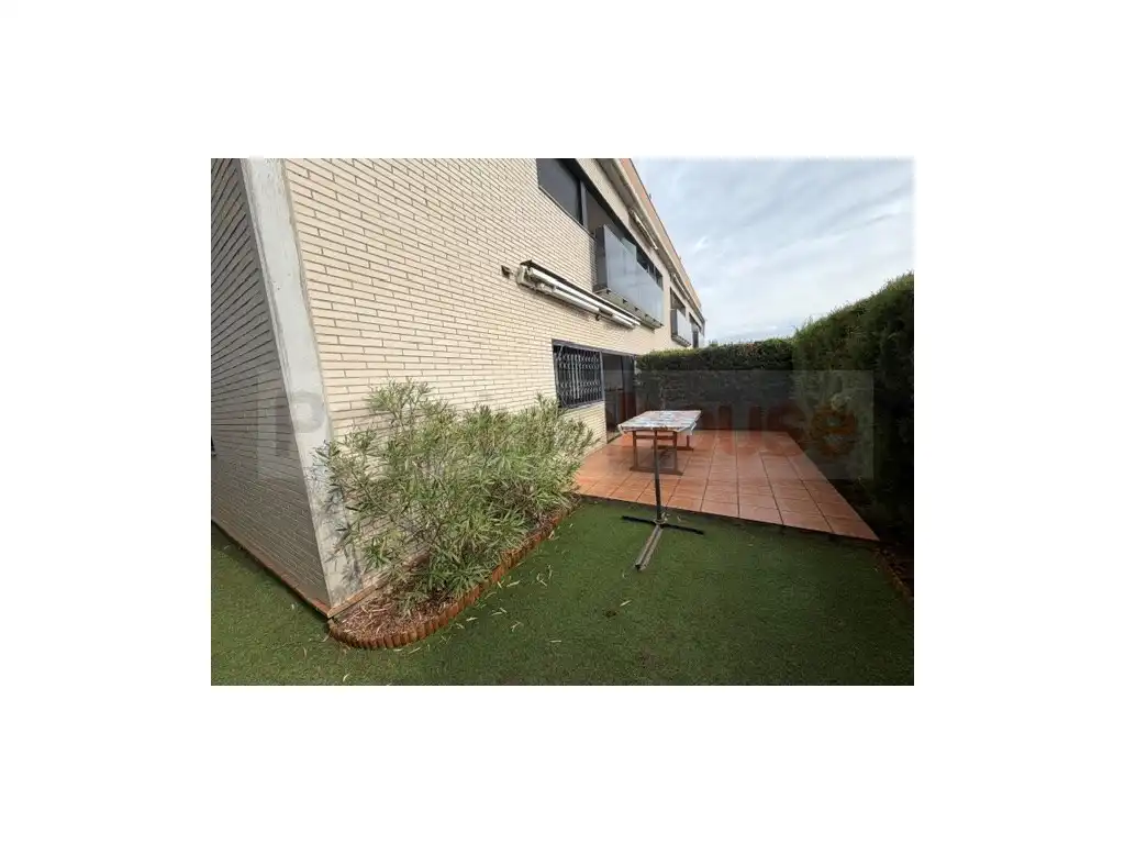 Flat with lift for sale in Calle Almeria D'