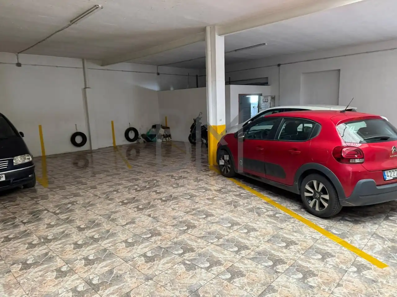 Parkplatz von Fabrikhallen zum Verkauf in Veredillas