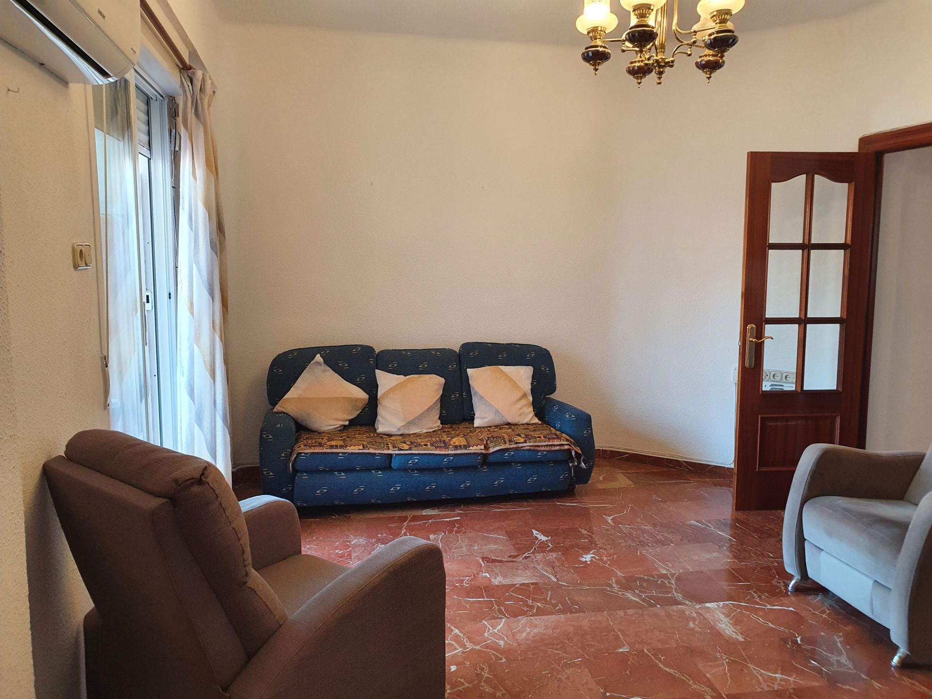 Living room of Attic to rent in  Granada Capital  with Air Conditioner, Terrace and Furnished