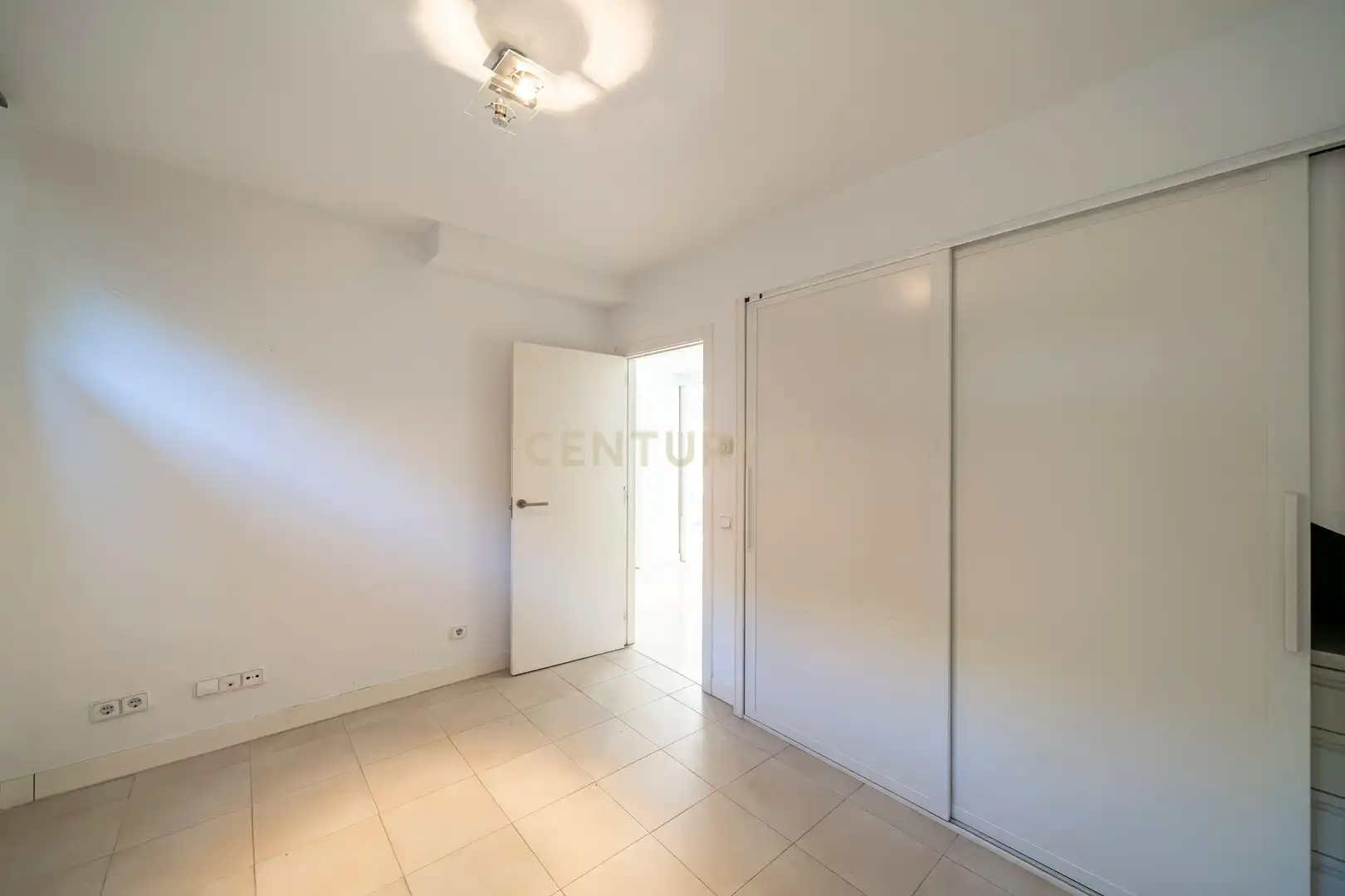 Dormitori de Casa o xalet en venda en Pozuelo de Alarcón amb Aire condicionat, Jardí privat i Piscina