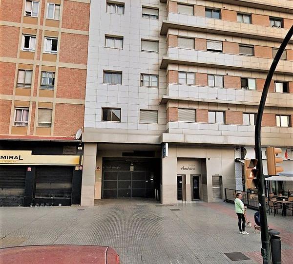 Foto 1 de Garaje de alquiler en Calle Mendívil, La Unión - Cruz de Humilladero - Los Tilos, Málaga