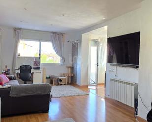 Living room of Flat for sale in Cerdanyola del Vallès  with Air Conditioner, Heating and Terrace