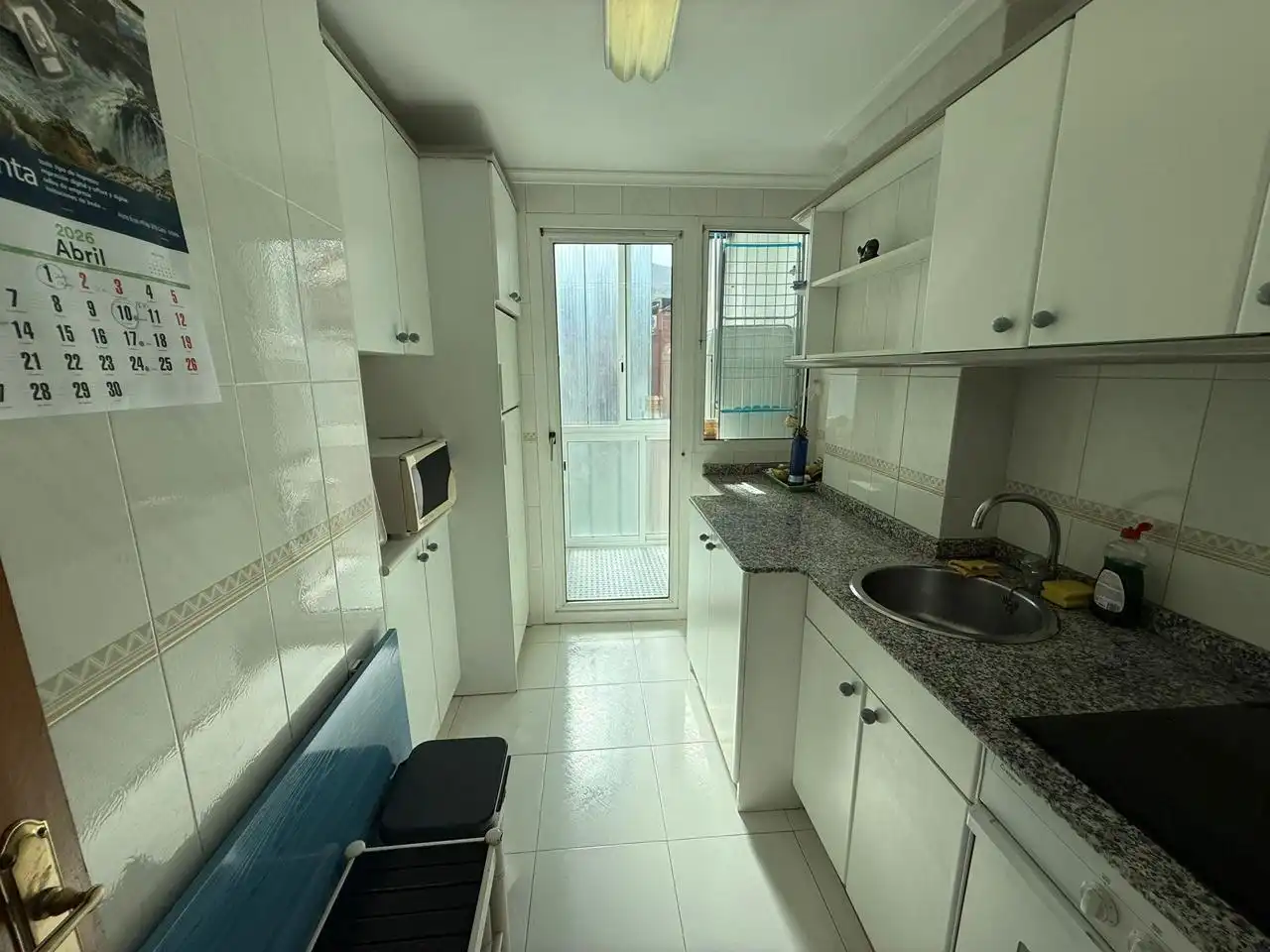 Cocina de Piso en venta en Castro-Urdiales con Calefacción, Parquet y Piscina comunitaria
