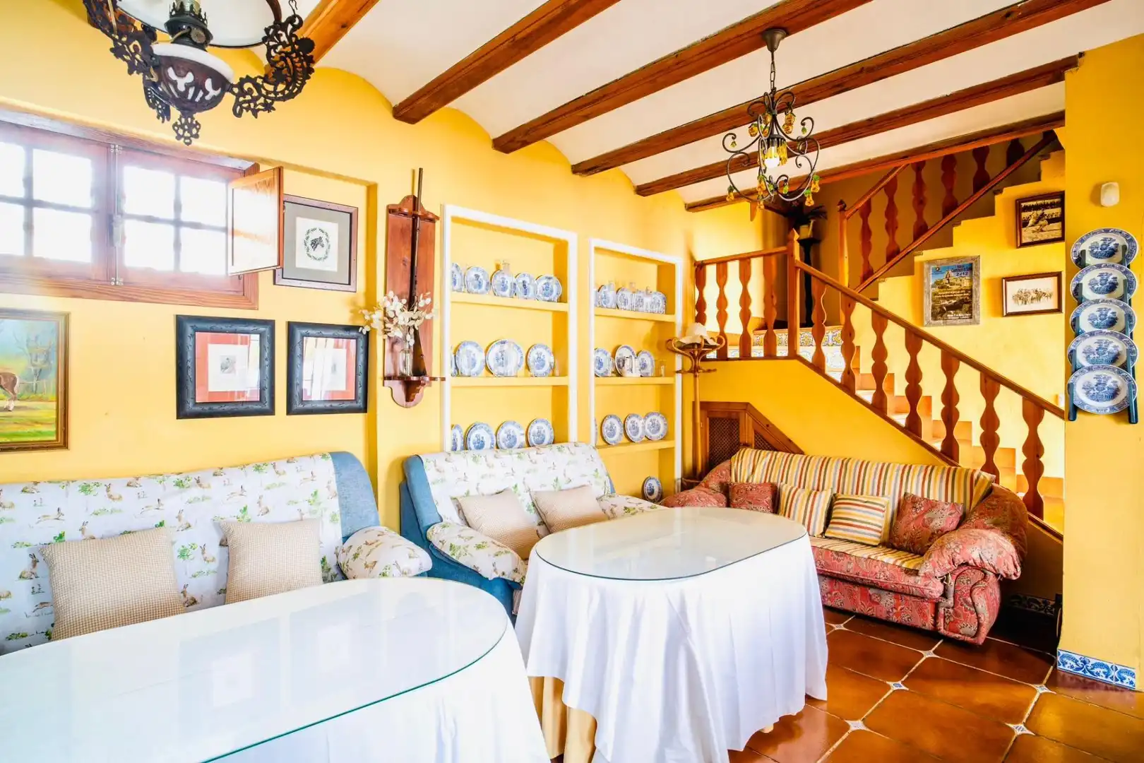 Casa rústica amb terrassa en venda a Villamartín, imagen 3