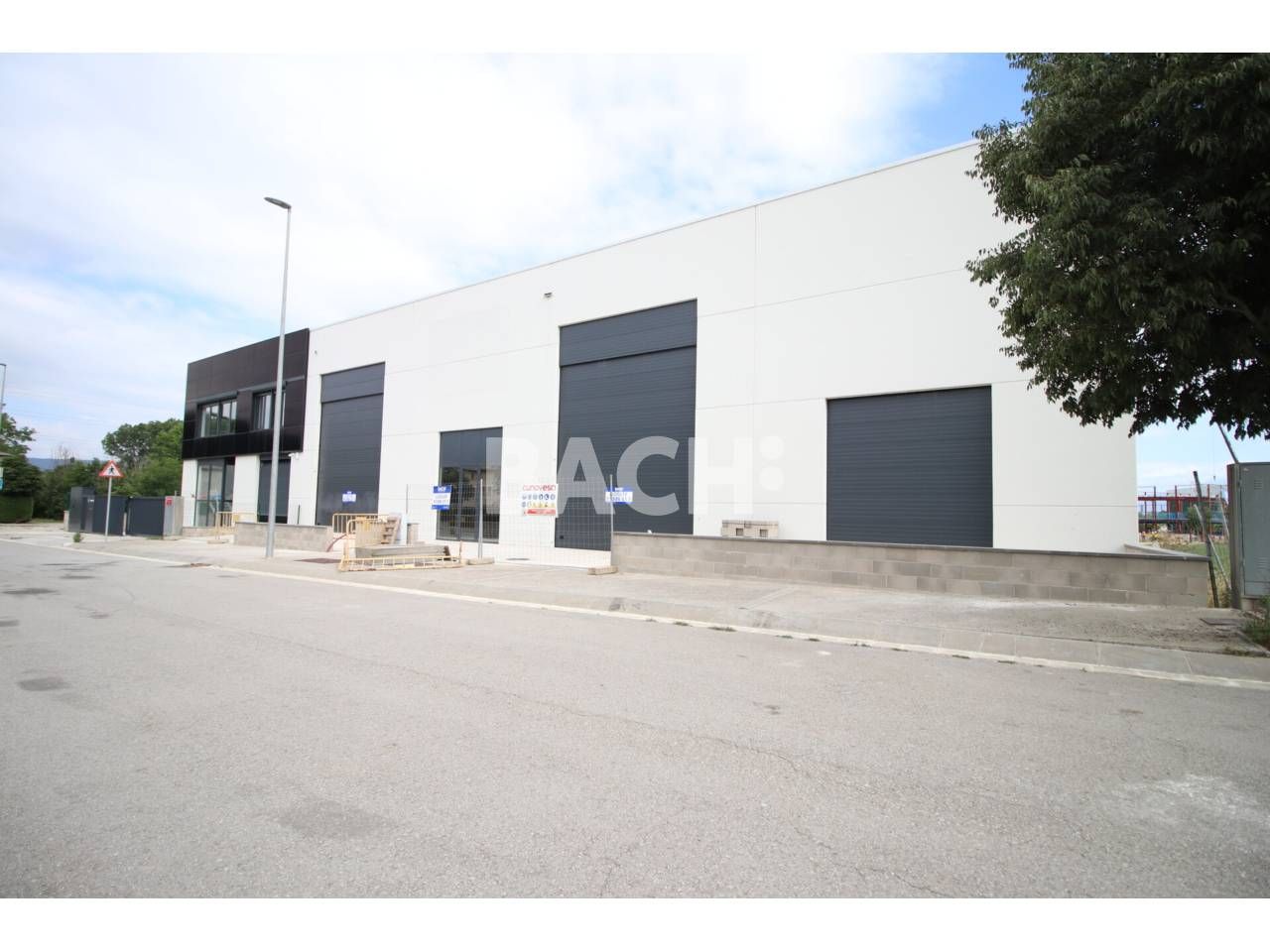 Exterior view of Industrial buildings to rent in Vic