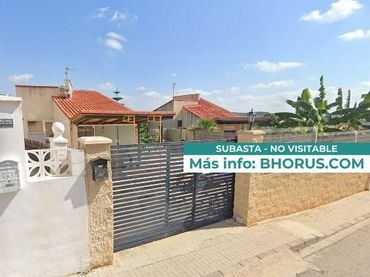 Casa con piscina en venta en PEREZ GALDÓS 68