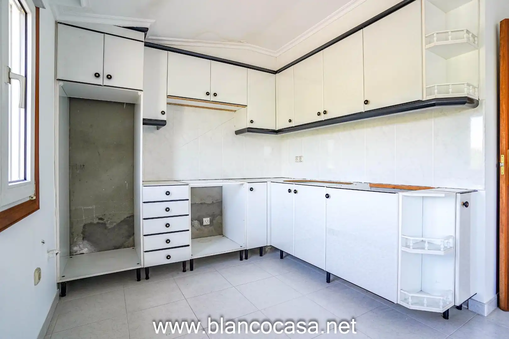 Cocina de Casa o chalet en venta en Carballo con Calefacción, Jardín privado y Trastero