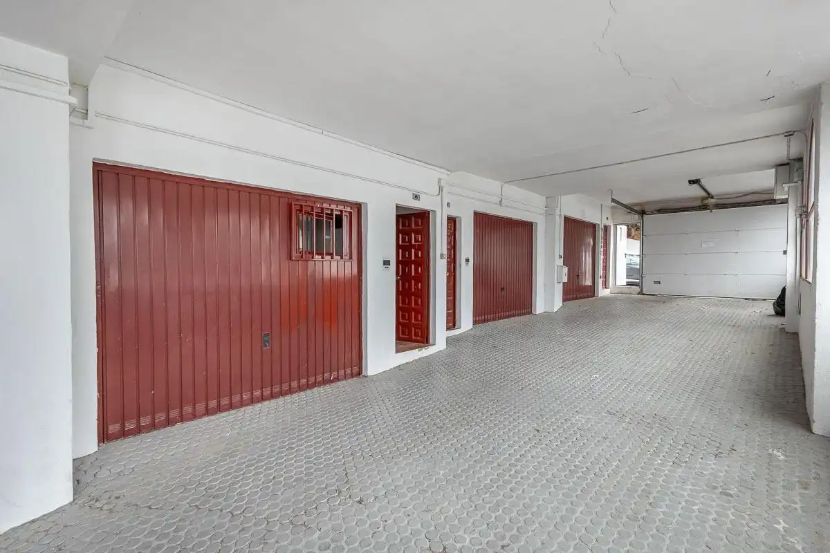 Parking of Houses for sale in Sierra Nevada  with Heating