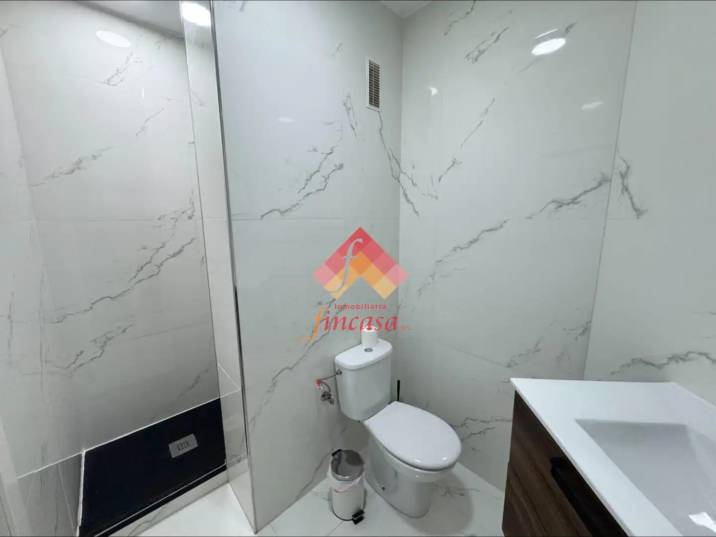 Baño de Piso en venta en Ronda con Terraza, Amueblado y Balcón