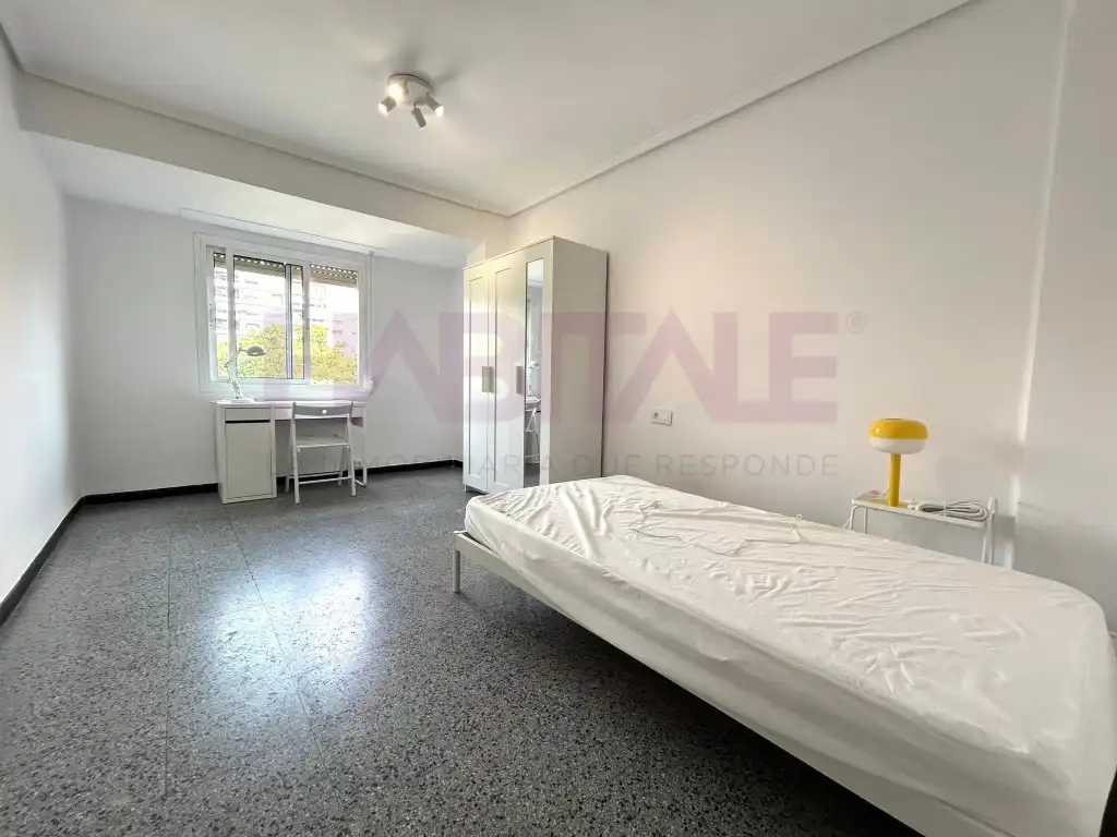 Bedroom of Flat for rent in Valencia  with Furnished