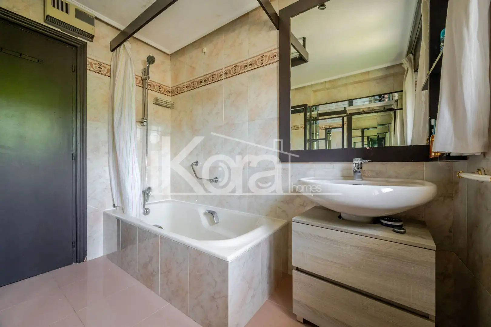 Baño de Casa o chalet en venta en Usurbil con Jardín privado, Parquet y Terraza