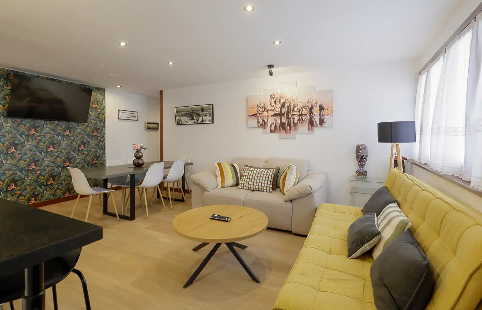 Sala de estar de Piso en venta en Gijón  con Calefacción, Trastero y Amueblado