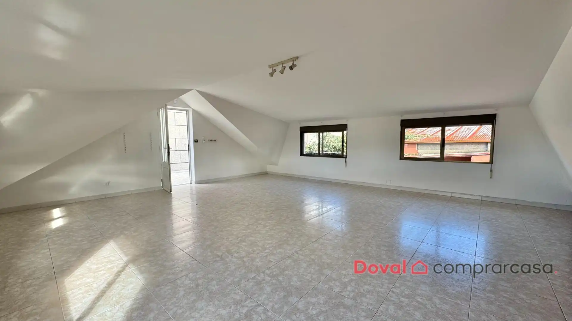 Houses for sale in Vigo   with Heating, Private garden and Parquet flooring